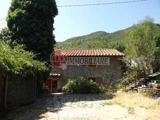 Casale in Vendita a Rufina, 330'000€, 160 m²