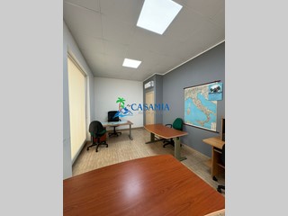 Ufficio in Affitto a San Benedetto del Tronto, 1'100€, 65 m²