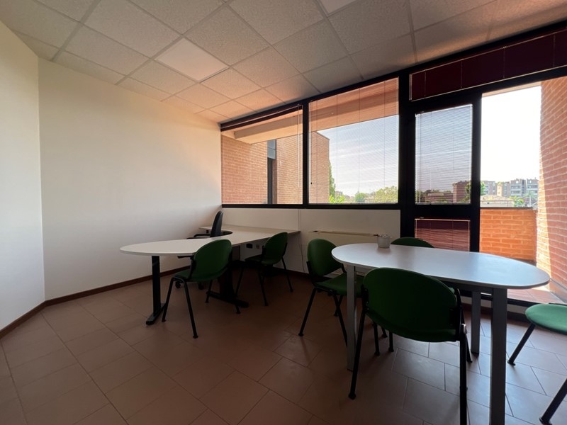 Ufficio in Vendita a Reggio Emilia, 158'000€, 87 m²