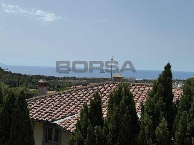 Appartamento in Vendita a Livorno, 475'000&euro;, 200 m², con Box