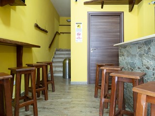 Immobile commerciale in Affitto a Uta, 1'000€, 85 m², arredato