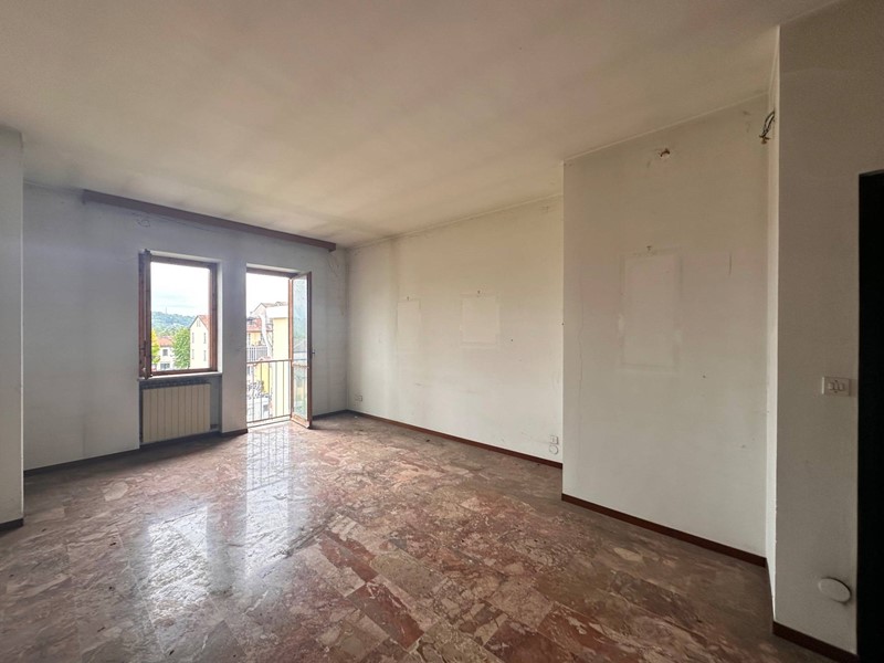 Appartamento in Vendita a Asti, zona Trincere, 89'000€, 87 m²