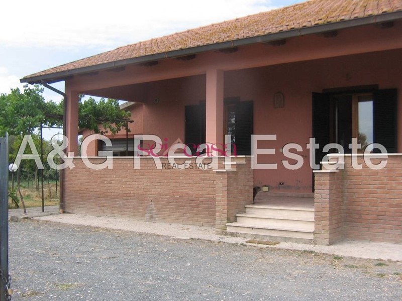 Villa in Vendita a Grosseto, zona Principina Terra, 450'000€, 145 m²