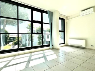 Ufficio in Vendita a Pontedera, 100'000€, 65 m²