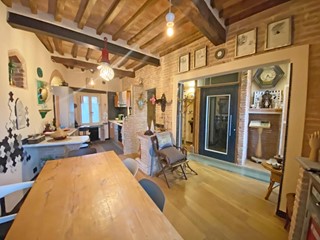 Casa Indipendente in Vendita a Casciana Terme Lari, zona Casciana Terme, 330'000€, 150 m²