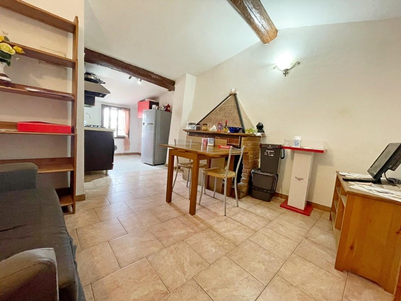 Trilocale in Vendita a Poggibonsi, 70'000€, 68 m², arredato