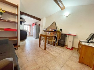 Trilocale in Vendita a Poggibonsi, 70'000€, 68 m², arredato