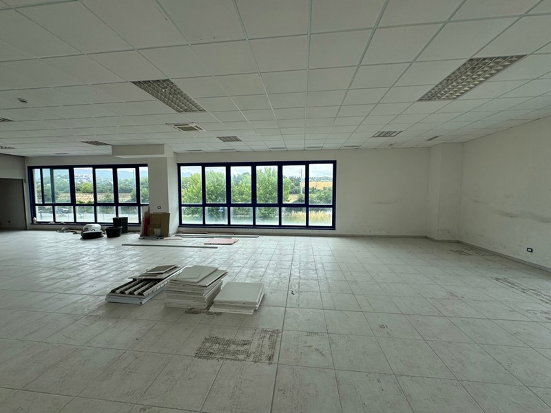 Trilocale in Vendita a Terni, 85'000€, 125 m²