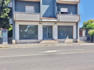 Immobile commerciale in Vendita a Cesena, zona Sant'egidio, 80'000€, 53 m²