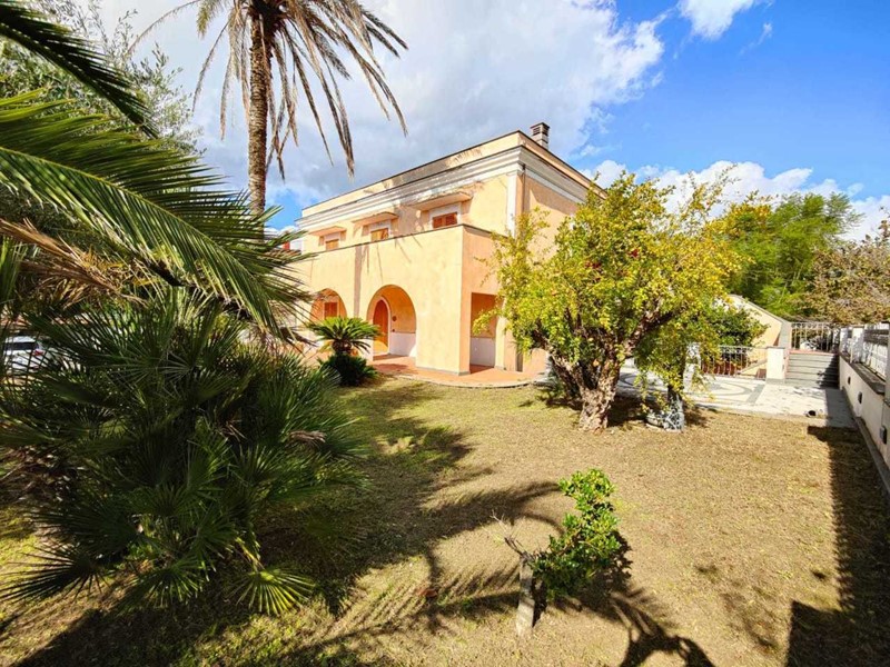 Casa Indipendente in Vendita a Poggiomarino, 580 m²