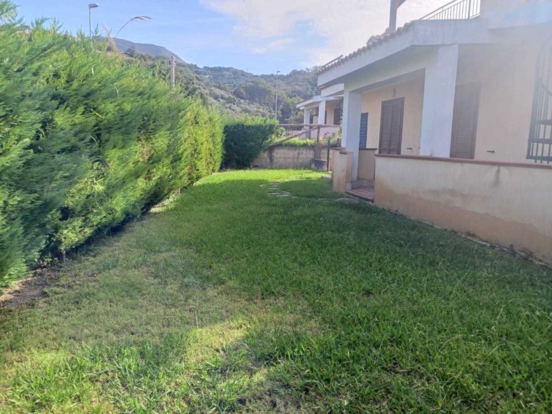 Casa Semi Indipendente in Vendita a Diamante, 167'000€, 70 m²