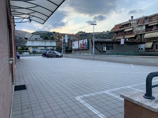 Ufficio in Vendita a San Benedetto del Tronto, 290'000€, 160 m²