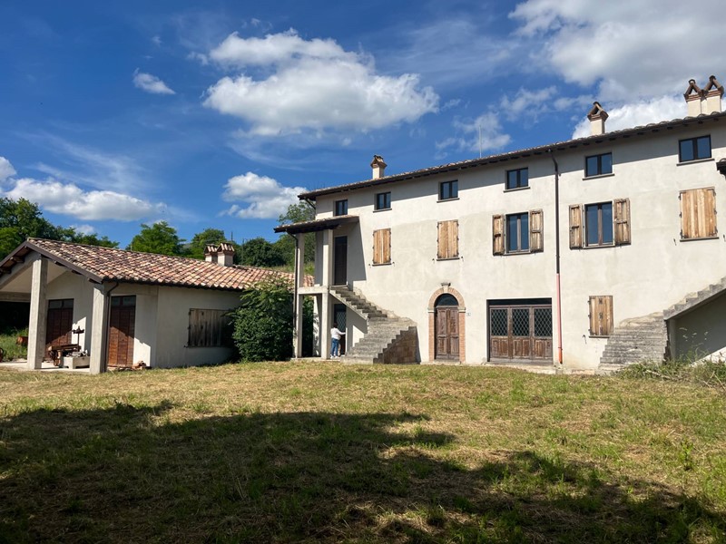 Rustico in Vendita a Gualdo Tadino, zona Vaccara, 69'000€, 400 m²