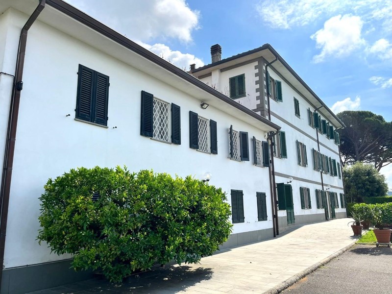 Villa in Vendita a Capannori, zona Gragnano, 2'200'000€, 1170 m²