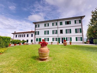 Villa in Vendita a Capannori, zona Gragnano, 2'200'000€, 1170 m²