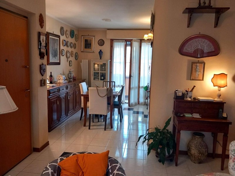 Trilocale in Vendita a Cascina, zona San Frediano a Settimo, 160'000€, 75 m², con Box