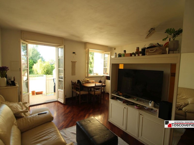 Trilocale in Vendita a Lucca, zona Sant'Anna, 215'000€, 80 m², arredato, con Box