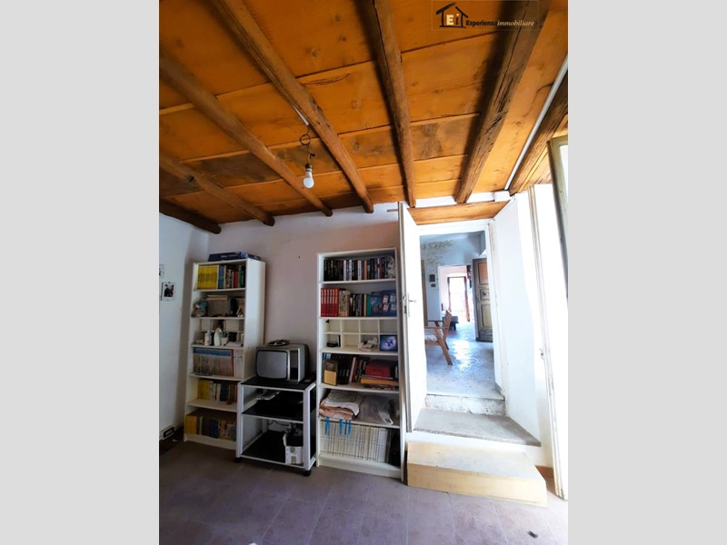 Trilocale in Vendita a Casperia, 39'000&euro;, 80 m²