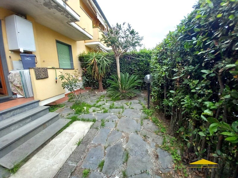 Quadrilocale in Vendita a Massa, 250'000&euro;, 75 m²