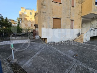 Trilocale in Vendita a Scalea, 56'000€, 55 m², arredato