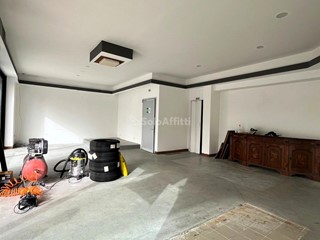 Capannone in Affitto a Trecastelli, zona Ponte Rio, 550€, 90 m²