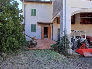 Casa Indipendente in Vendita a Terenzo, 70'000&euro;, 80 m²