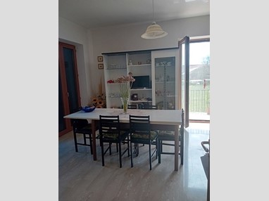 Appartamento in Vendita a Orsogna, zona Quartiere Santa Margherita, 250'000€, 240 m²