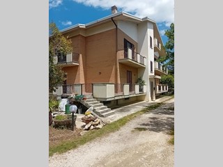 Appartamento in Vendita a Orsogna, zona Quartiere Santa Margherita, 250'000€, 240 m²