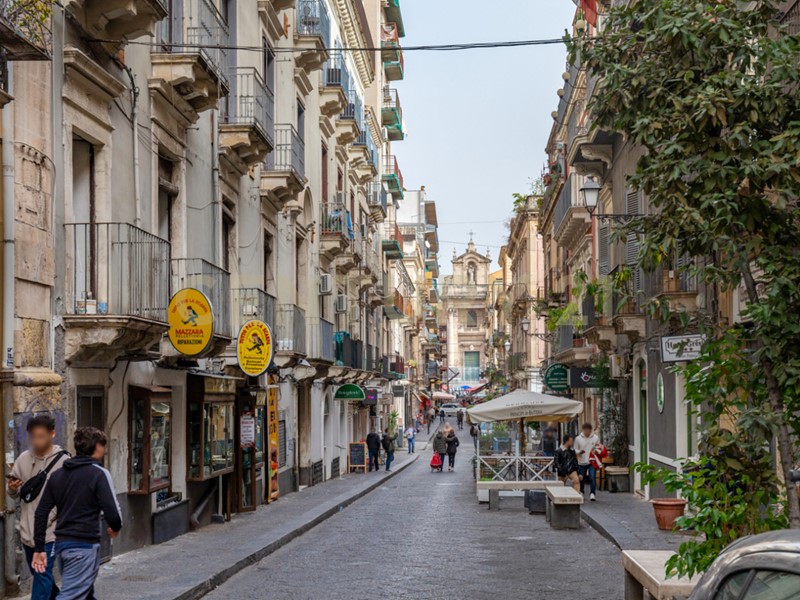 Appartamento in Vendita a Catania, 420'000&euro;, 200 m²