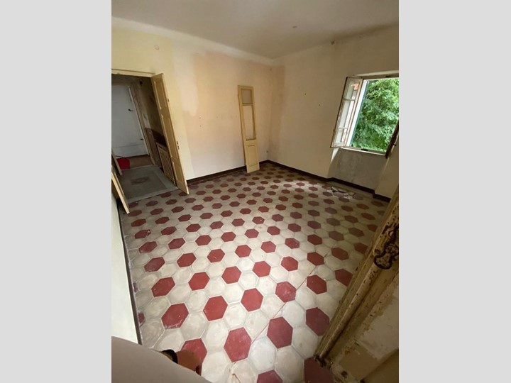 Appartamento in Vendita a Massa, 119'000€, 120 m²