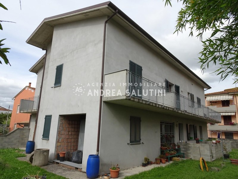 Villetta a schiera in Vendita a Buti, zona Cascine, 320'000€, 120 m², con Box