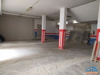 Negozio in Vendita a Bari, 90'000€, 182 m²