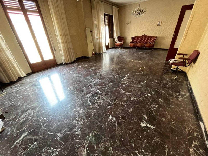 Appartamento in Vendita a Catanzaro, 115'000&euro;, 180 m²