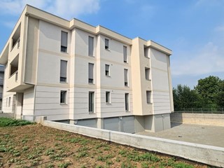 Quadrilocale in Vendita a Castel Mella, 365'000€, 147 m², con Box