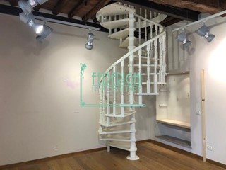 Negozio in Affitto a Lucca, 1'500€, 25 m²