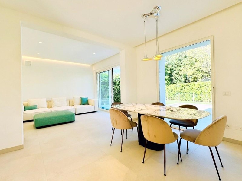 Villa in Vendita a Pietrasanta, zona Fiumetto, 2'700'000€, 250 m²