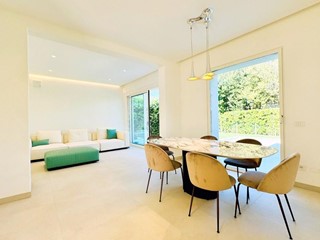 Villa in Vendita a Pietrasanta, zona Fiumetto, 2'700'000€, 250 m²