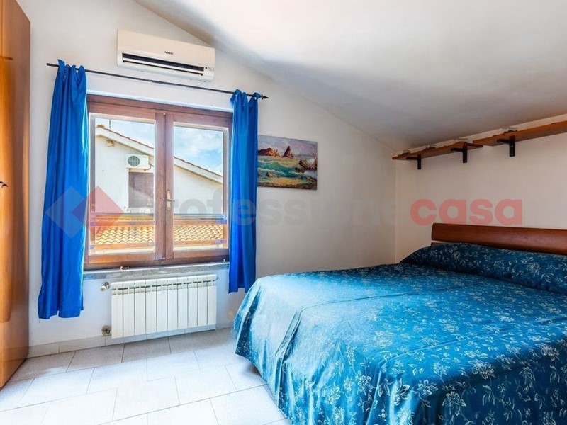 Villa bifamiliare in Vendita a Ardea, 219'000€, 115 m²