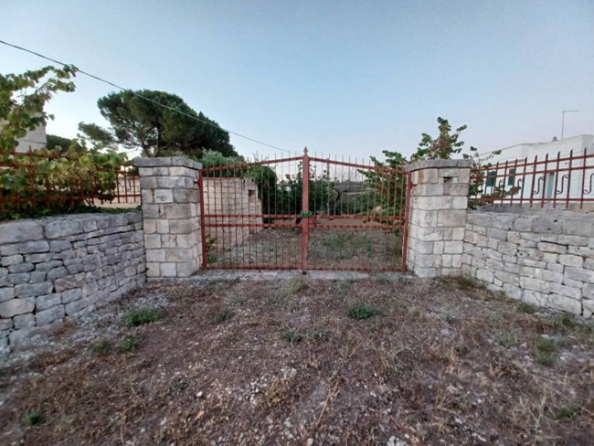 Terreno agricolo in Vendita a Monopoli, zona COLLINA, 12'000€, 1841 m²