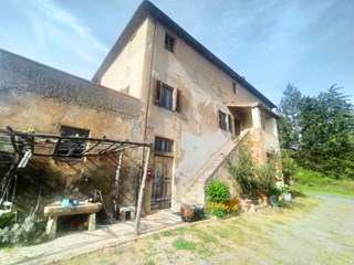 Casale in Vendita a Palaia, 350'000€, 500 m²