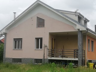 Casa Indipendente in Vendita a Lombardore, 230'000€, 250 m²