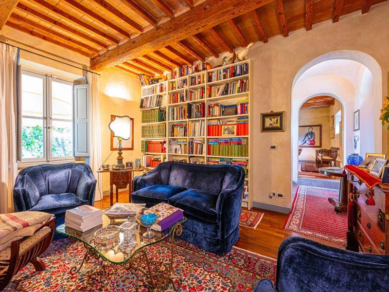 Villa in Vendita a San Giuliano Terme, zona Asciano, 580'000€, 295 m²