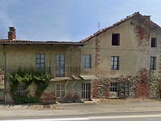 Casale in Vendita a Roletto, 60'000€, 340 m²