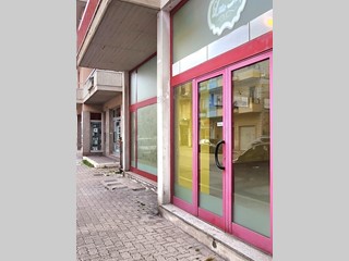 Immobile commerciale in Affitto a San Benedetto del Tronto, 1'300€, 160 m²