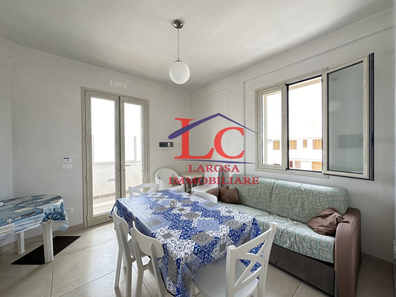 Casa Indipendente in Vendita a Melendugno, zona Torre Dell'orso, 400'000€, 126 m², arredato