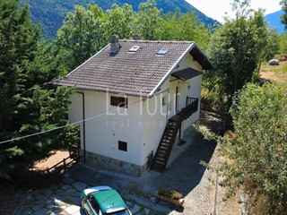 Villa in Vendita a Torgnon, 395'000&euro;, 257 m²