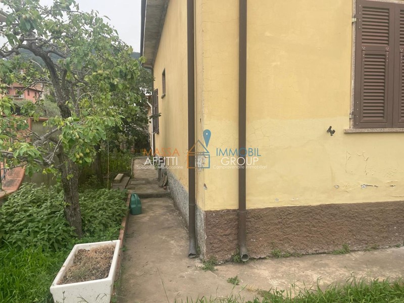 Casa Indipendente in Vendita a Carrara, zona Fossone, 240'000€, 170 m²