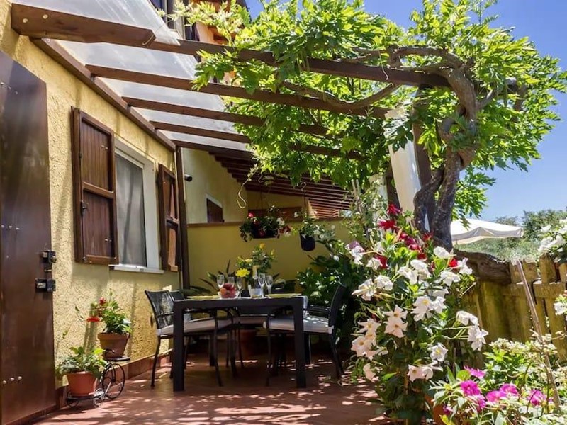 Villa bifamiliare in Vendita a Camaiore, zona Montemagno, 235'000&euro;, 115 m²