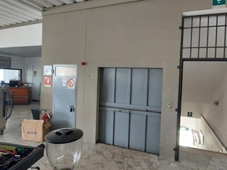 Capannone in Vendita a Vinci, zona Sant'Ansano, 239'000€, 530 m²