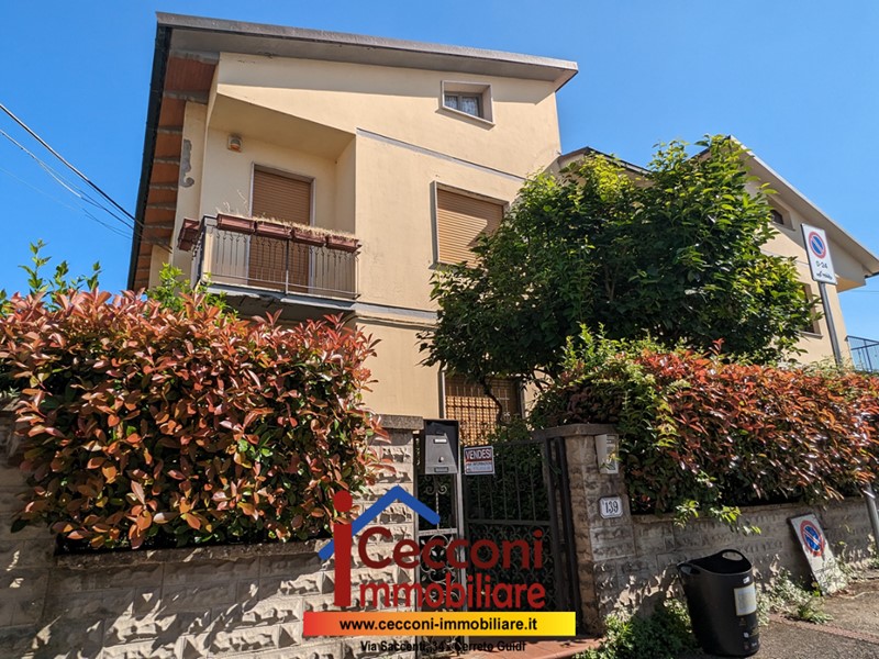Casa Indipendente in Vendita a Cerreto Guidi, 220'000€, 210 m², con Box